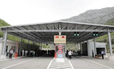 Greva e transportuesve/ Bllokohen doganat drejt Serbisë, Malit të Zi dhe Bosnjes