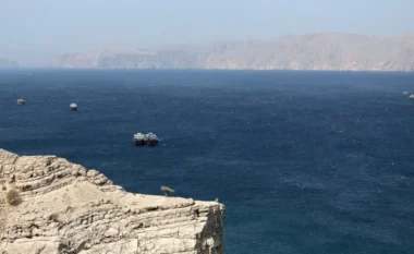 Franca bën thirrje për përfshirjen e Kinës në hapjen e ngushticës së Hormuzit