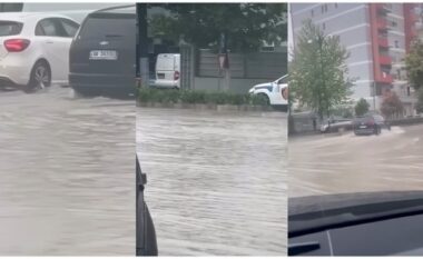 Mjaftojnë pak minuta shi, përmbyten rrugët në Fier