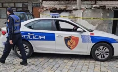 I riu u gjet pa shenja jete një banesë të braktisur, policia: Trupi i 19-vjeçarit është transportuar në morgun e Tiranës, nga ekspertiza rezulton se…