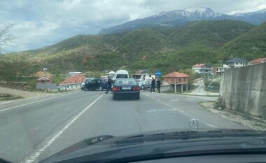 Aksident i trefishtë në aksin Maqellarë-Peshkopi, plagosen tre persona