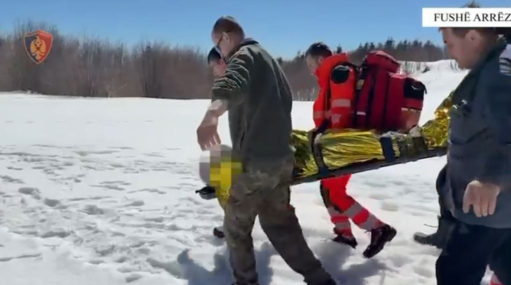 e-rende-ne-fushe-arrez-shkoi-per-te-rregulluar-defektin-punonjesi-i-kompanise-celulare-gjendet-i-shtrire-prane-antenave-transportohet-me-helikopter-drejt-traumes