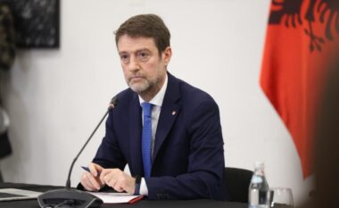 Marrëdhënia me diasporën, rrugë me dy kahje/ Ministri Hoxha: Nëse gjuha shqipe dobësohet është përgjegjësi e jona, ky ishte mesazhi i studentëve në RMV për të ushtruar të drejtën e tyre