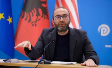 Mbledhja e Grupit Parlamentar të PD-së, Bardhi: Do kërkojmë ngritjen e Komisionit Hetimor për kontrollin e AKSHI-it