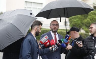 “Miratuan 7-8 projektligje pa asnjë diskutim”, Bardhi jashtë Kuvendit: Deputetet gra u kërcënuan, Balla s’ka guxim të merret me burrat