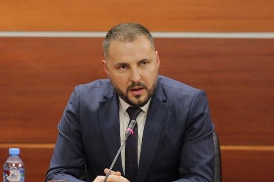 U lirua dje nga detyra  Klevis Qose i jep lamtumirën Drejtorisë së Burgjeve  i falenderon një për një të gjithë dhe liston arritjet e tij