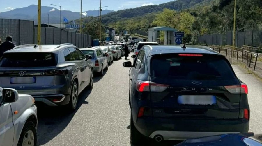 Pashkët katolike sjellin fluks të lartë emigrantësh  radha kilometrike në Kakavijë