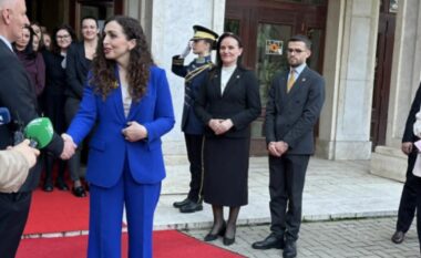 A do të kandidojë​ sërish? Osmani largohet nga zyra e Presidencës pa dhënë një përgjigje