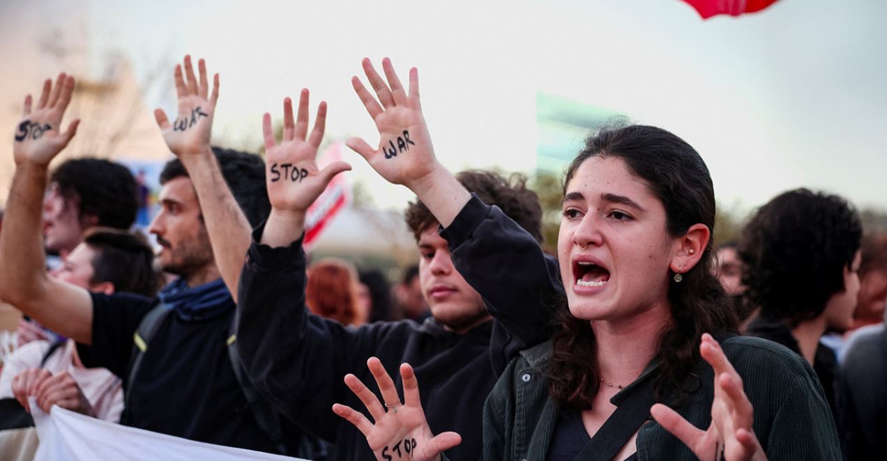 Mijëra protestues kundër luftës në Tel Aviv  Netanyahu është kërcënimi më i madh për Izraelin