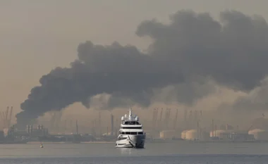 Irani sulmon Kuvajtin me dronë, mbyllen dy njësi të mëdha të energjisë