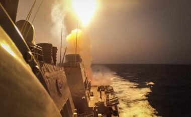 Sulmohet porti Khor Fakan në Emiratet e Bashkuara Arabe, plagosen katër persona