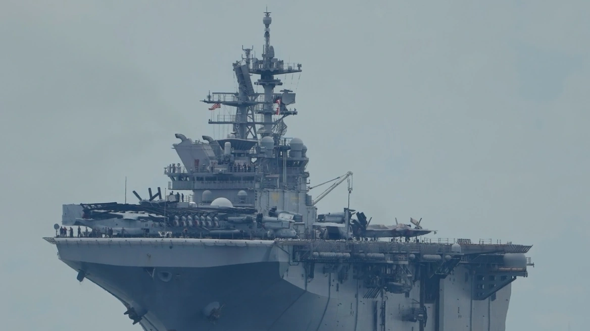 lufta-ne-lindjen-e-mesme-irani-ne-kemi-sulmuar-nje-anije-luftarake-amerikane