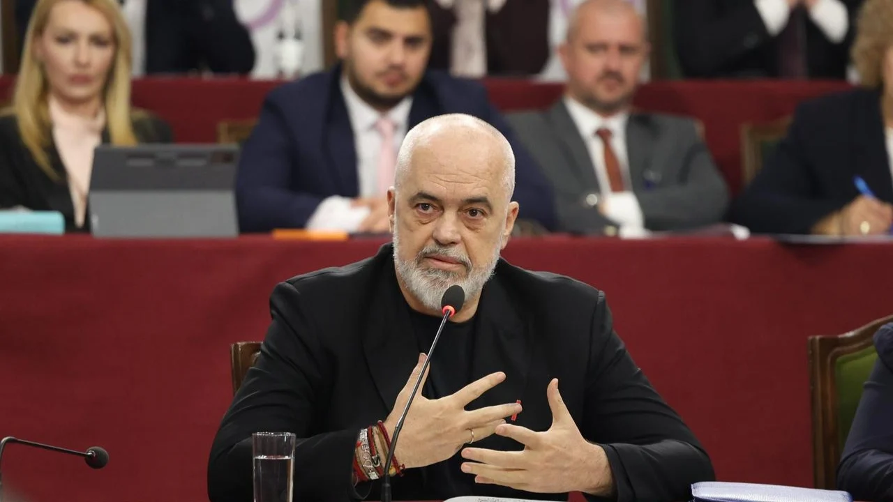 Zbulohen tre mesazhet e Ramës drejtuar socialistëve në mbledhjen e grupit  Në zgjedhjet vendore  përballë kemi veten