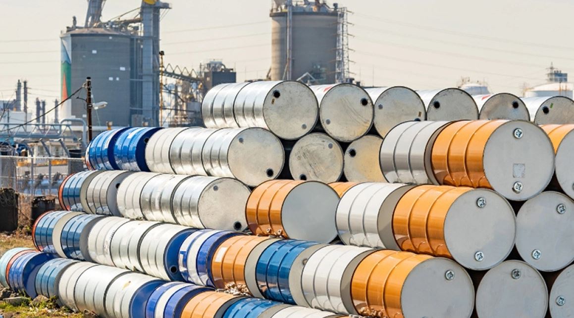 rikthimi-i-tensioneve-ne-lindjen-e-mesme-nafta-i-afrohet-serish-cmimit-te-100-dollareve-per-fuci