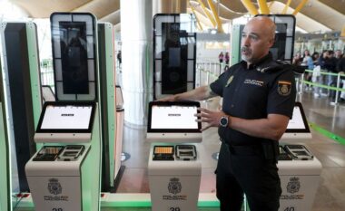 Ministria e Jashtme njoftim të rëndësishëm për shqiptarët: Nga nesër futet në fuqi sistemi EES, nuk ka më vulosje të pasaportës, do regjistrohet fytyra