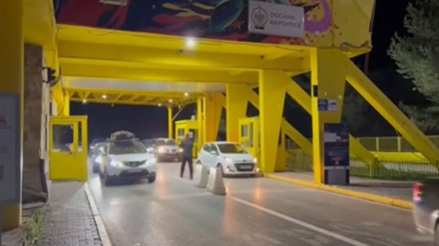 Shqiptarët zgjedhin të festojnë Pashkët Ortodokse në atdhe përballen me pritje të gjata në palën greke