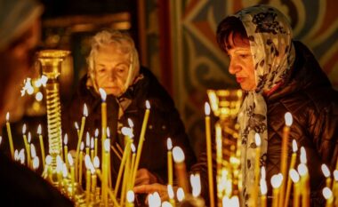 Ukraina dhe Rusia raportojnë për mijëra shkelje të armëpushimit të përkohshëm