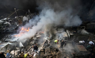 Goditje të njëpasnjëshme nga Izraeli në jug të Libanit! Mbi 2 mijë viktima dhe qytete të shkatërruara