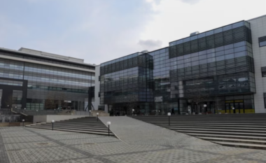 Zëdhënësi i Qeverisë së Kosovës dhe deputeti i LVV-së dënohen me burgim për nxitje të përçarjes e mosdurimit