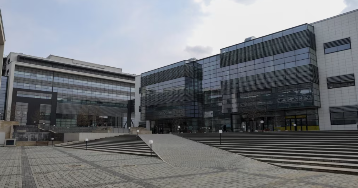 Zëdhënësi i Qeverisë së Kosovës dhe deputeti i LVV së dënohen me burgim për nxitje të përçarjes e mosdurimit