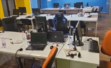 Goditja e 3 Call Center-ave në Tiranë, policia: U caktua masa e arrestit në burg për 7 persona! Rreth 900 mijë euro dhe qindra pajisje të sekuestruara