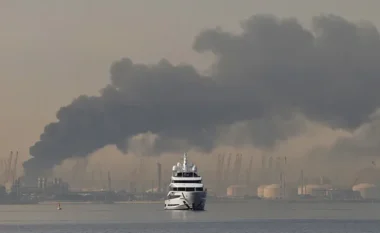 Armëpushimi mes SHBA-së dhe Iranit/ Irani pezullon eksportet e produkteve petrokimike deri në një njoftim të dytë