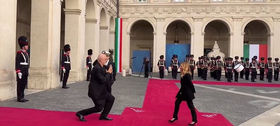 Rama i ulet sërish në gjunjë Melonit