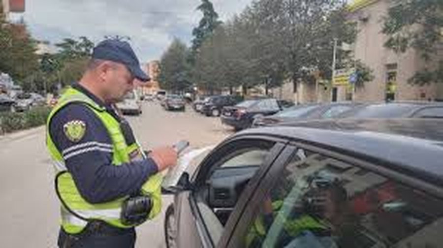 Nuk do ketë më ndalime nga policët e Rrugores  Kryepolici Hita jep urdhrin  Efektivët do të hiqen nga rruga  shkaktojnë vonesa për qytetarët