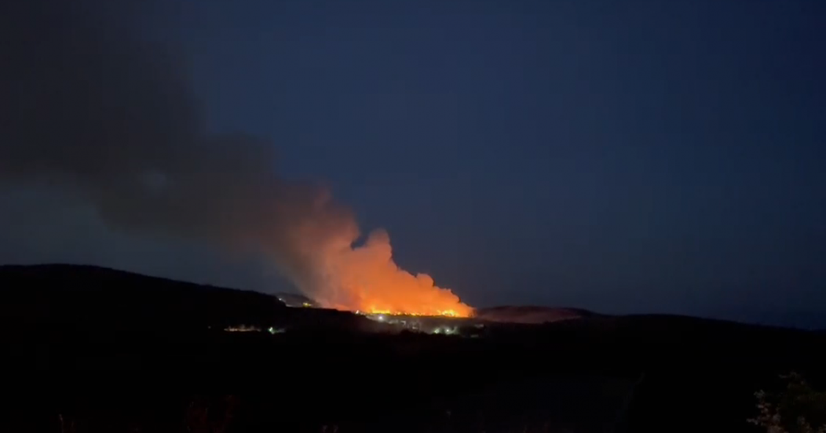 Vijon zjarri në Landfillin e Bushatit  tymi mbulon të gjithë zonën