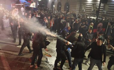 EMRAT/ Incidentet në protestën e  PD-së, Gjykata e Tiranës lë në qeli 5 tubues dhe vendos detyrim paraqitje për 6 të tjerë