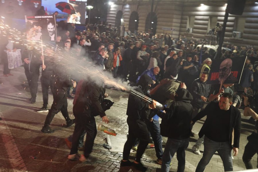 EMRAT  Incidentet në protestën e PD së  Gjykata e Tiranës lë në qeli 5 tubues dhe vendos detyrim paraqitje për 6 të tjerë