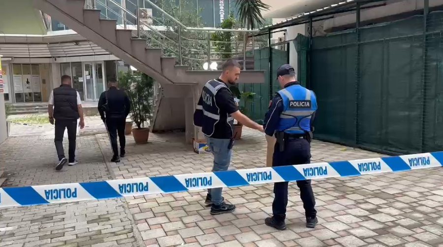 EMRAT  Sherr mes të rinjve në Vlorë  plagosen me thikë dy persona