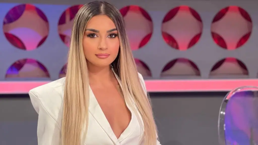 Alvisa Qarri zbulon gjininë e fëmijës së saj të parë  Djalë apo vajzë 