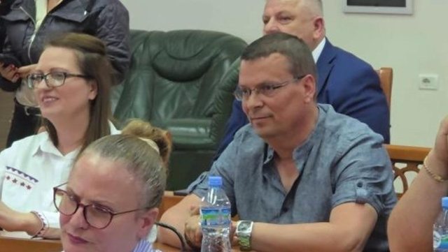 Vetëm një votë kundër, Melsi Bogdani zgjidhet kreu i ri i Këshillit Bashkiak të Fierit
