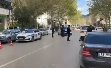 EMRI/ Sherr mes disa personave në Vlorë, 63-vjeçari humb jetën pas plagëve në kokë, plagoset i biri