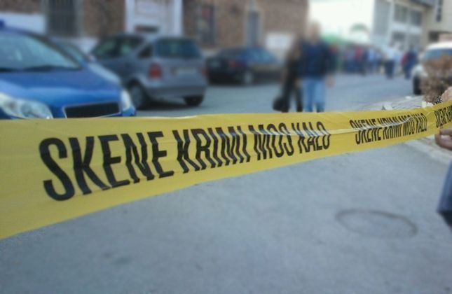 Zbulohen detaje nga ngjarja e rëndë në Vlorë të premten  I biri u përplas disa ditë më parë  63 vjeçari shkoi të sqarojë sherrin  por goditet me shkelma për vdekje nga autori