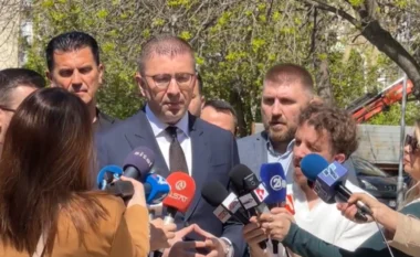 Mickoski për protestën e studentëve: Po punojmë për zgjidhjen e problemit, por duhet të jetë sipas Kushtetutës