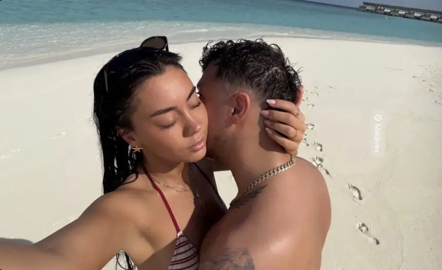 Dj Geek s fshihet më  Ndan foto romantike me partneren nga pushimet