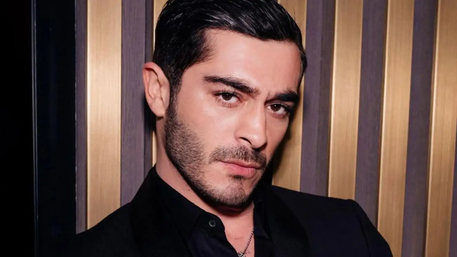 Skandal në botën e showbiz it turk  14 persona të njohur në shënjestër të policisë  mes tyre dhe Burak Deniz