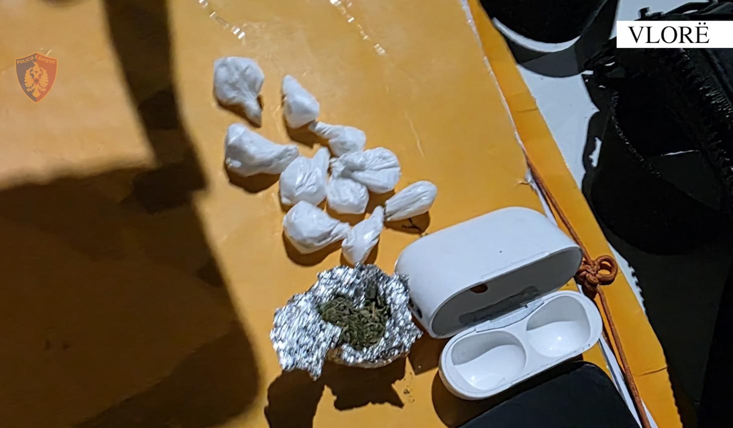 Vlorë  Shpërndanin kokainë e kanabis te adoleshentët  në pranga një 17 vjeçar  procedohet i mituri