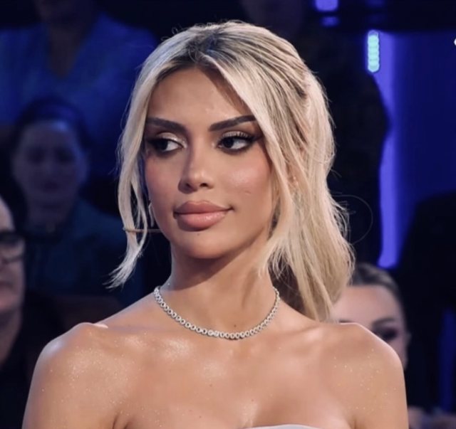 vota-te-manipuluara-brikena-ben-reagimin-e-pare-pas-eleminimit-nga-bbvip-shkon-ne-finale-rogerti-para-meje