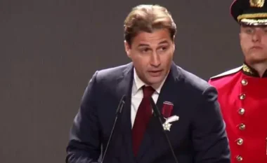 Lorik Cana dekorohet me titullin “Kalorës i urdhrit të Skënderbeut”