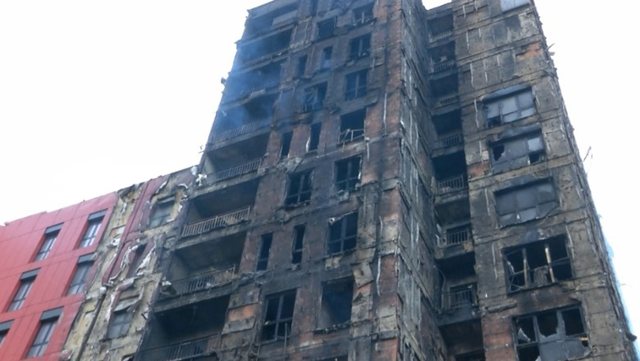  EMRAT  SHKRUMBIMI I NDËRTESËS NË  ARLIS   Vendosen sot në 11 00 masat për inxhinierin  kontraktorin dhe administratorin e pallatit