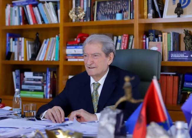 Më 8 maj protesta kombëtare, Berisha thirrje qytetarëve: Të ngrihemi fuqishëm për votën e lirë dhe kundër varfërimit!