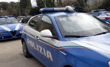 Pranga të riut shqiptar në Itali, trafikonte kokainë të fshehur në vazo lulesh e pako çamçakëzi