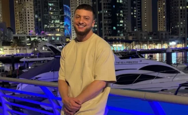 Fero shfaqet i lumtur në Dubai, pozon pranë jahteve luksoze