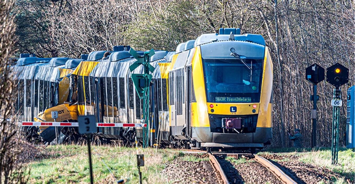 Aksident i rëndë në Danimarkë  Dy trena përplasen me njëri tjetrin  raportohet për disa të plagosur