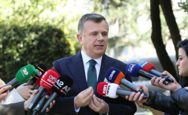 PS rrëzoi kërkesat e opozitës, flet Balla: Komisionet Hetimore s’mund të jetë ekspedita peshkimi, po erdhën me idenë ‘rashë e vdiqa’, s’do marrin gjë