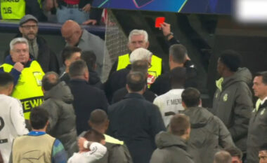 VIDEO/ Plas keq pas vërshëllimës përfundimtare, ylli i mbrëmjes te Reali sulmon gjyqtarin e FIFA-s