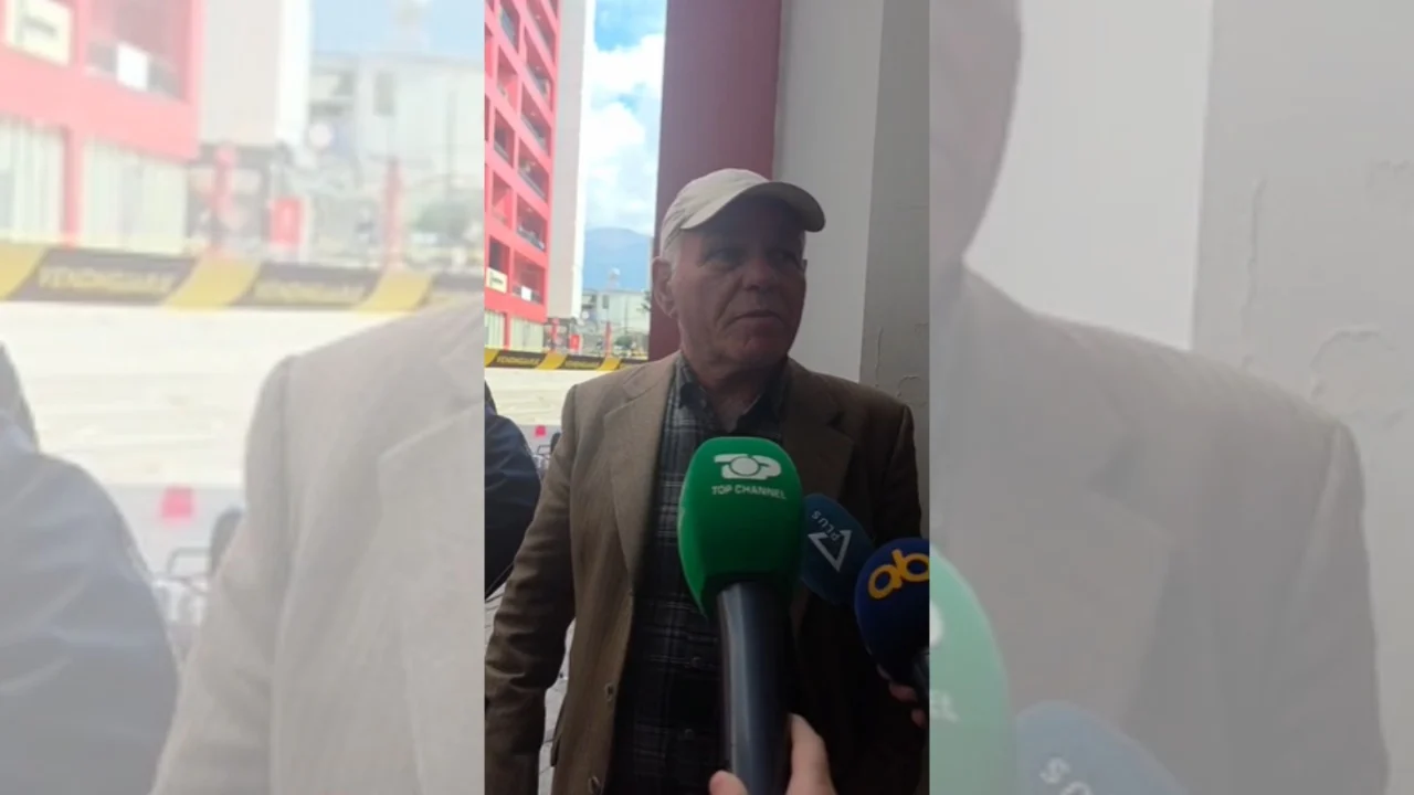 Flet banori i pallatit që u përfshi nga flakët: Shtëpia 150 mijë euro u bë shkrumb, e kam blerë para dy vitesh (VIDEO)